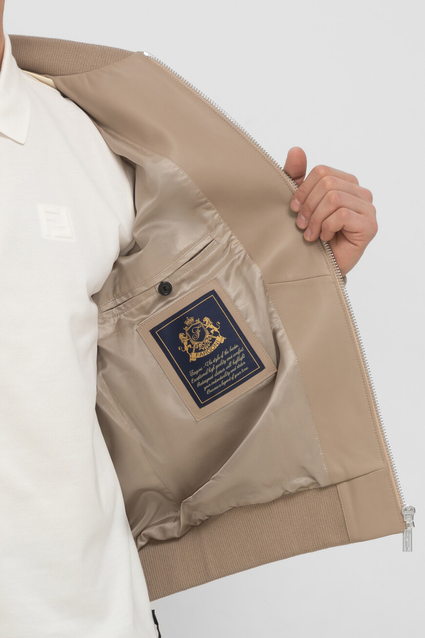 бомбер  из льна спереди