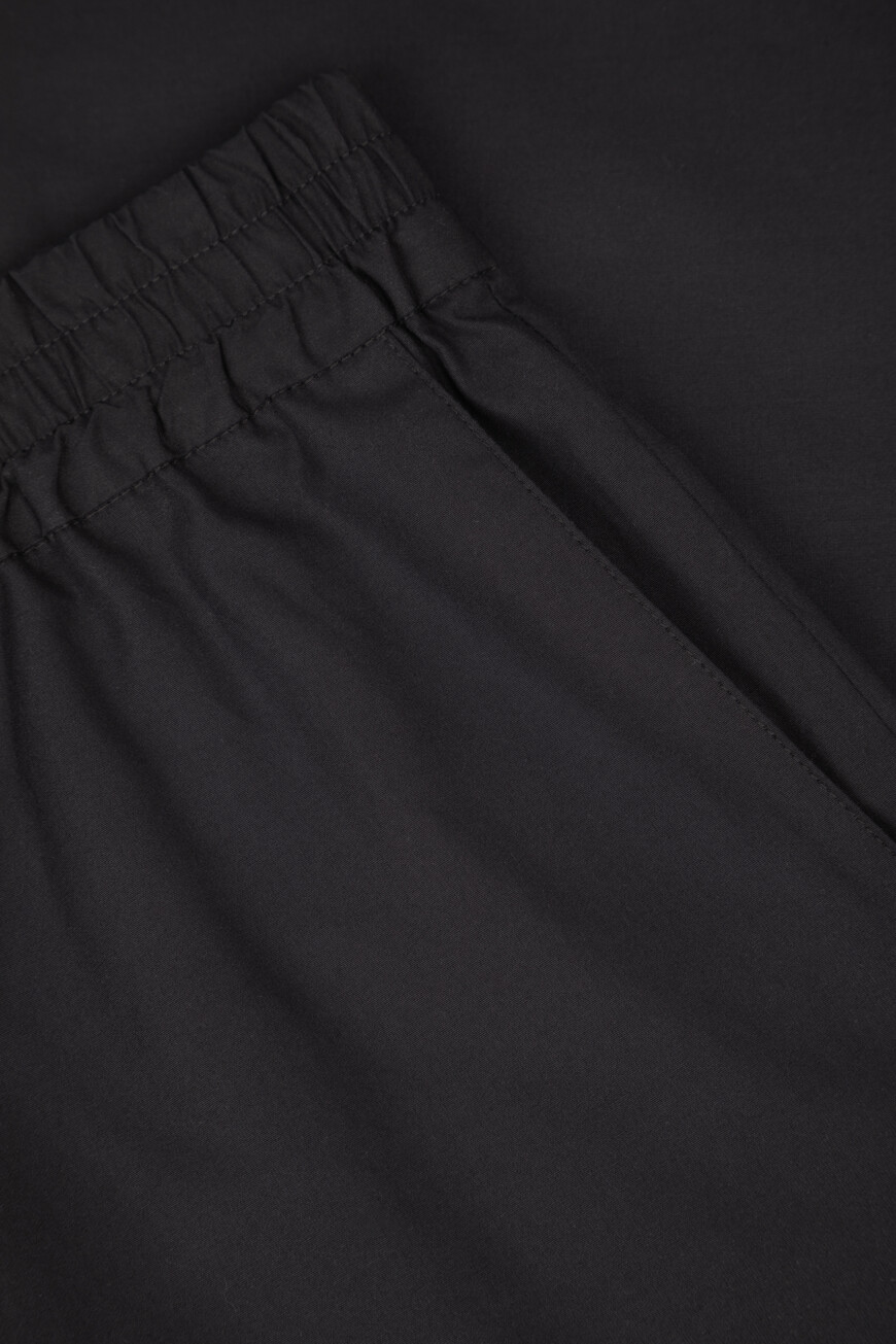 шорты  FB1044 AU6X F0QA1 на официальном сайте