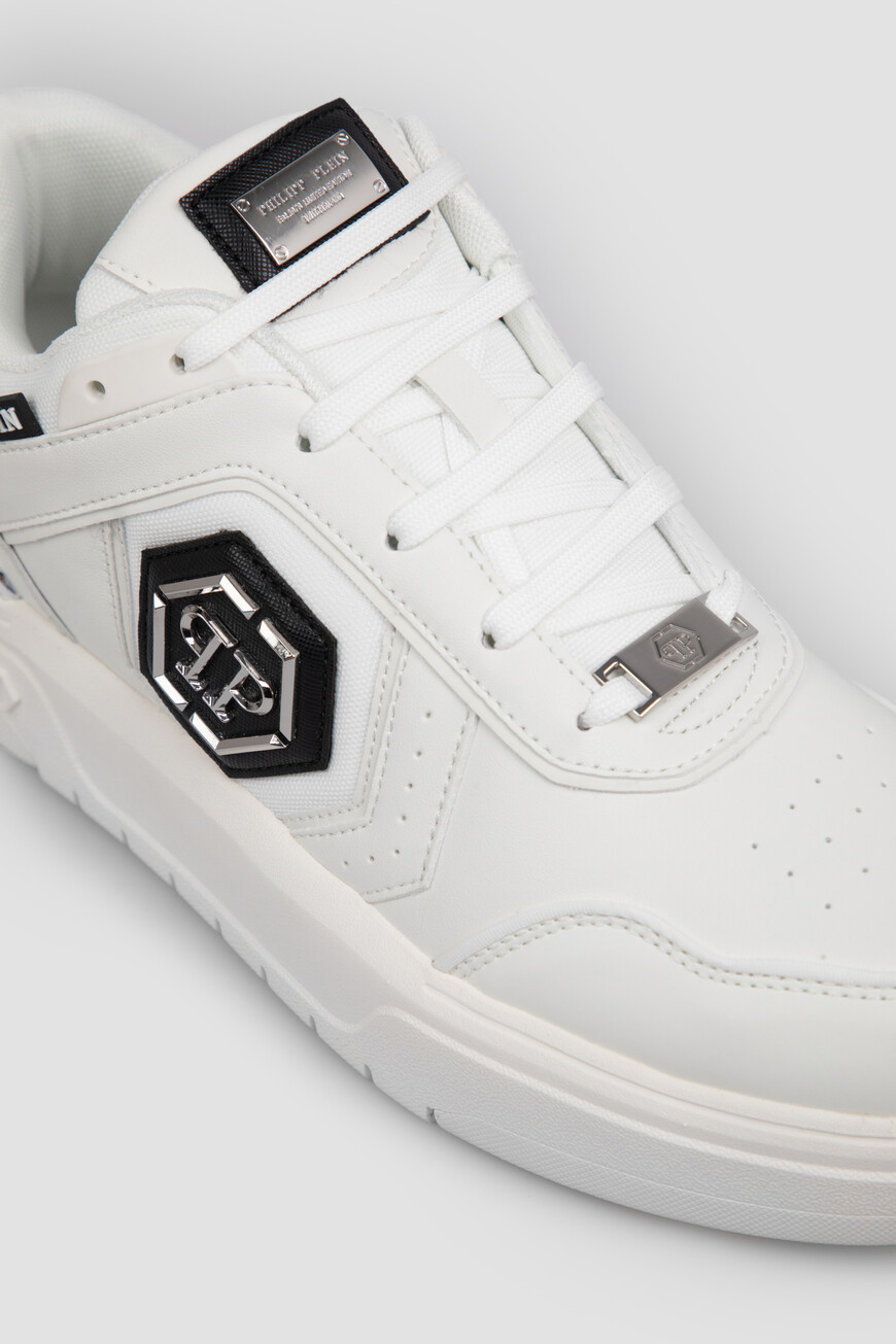 сникеры  модель lo-top sk8r SAES USC0766 PTE120N 01 со скидкой