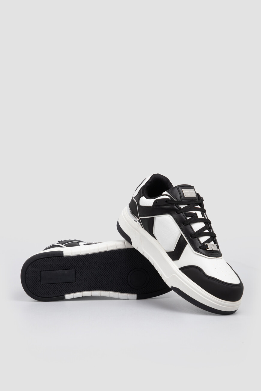 сникеры  модель lo-top sk8r SAES USC0766 PTE120N 02 на официальном сайте