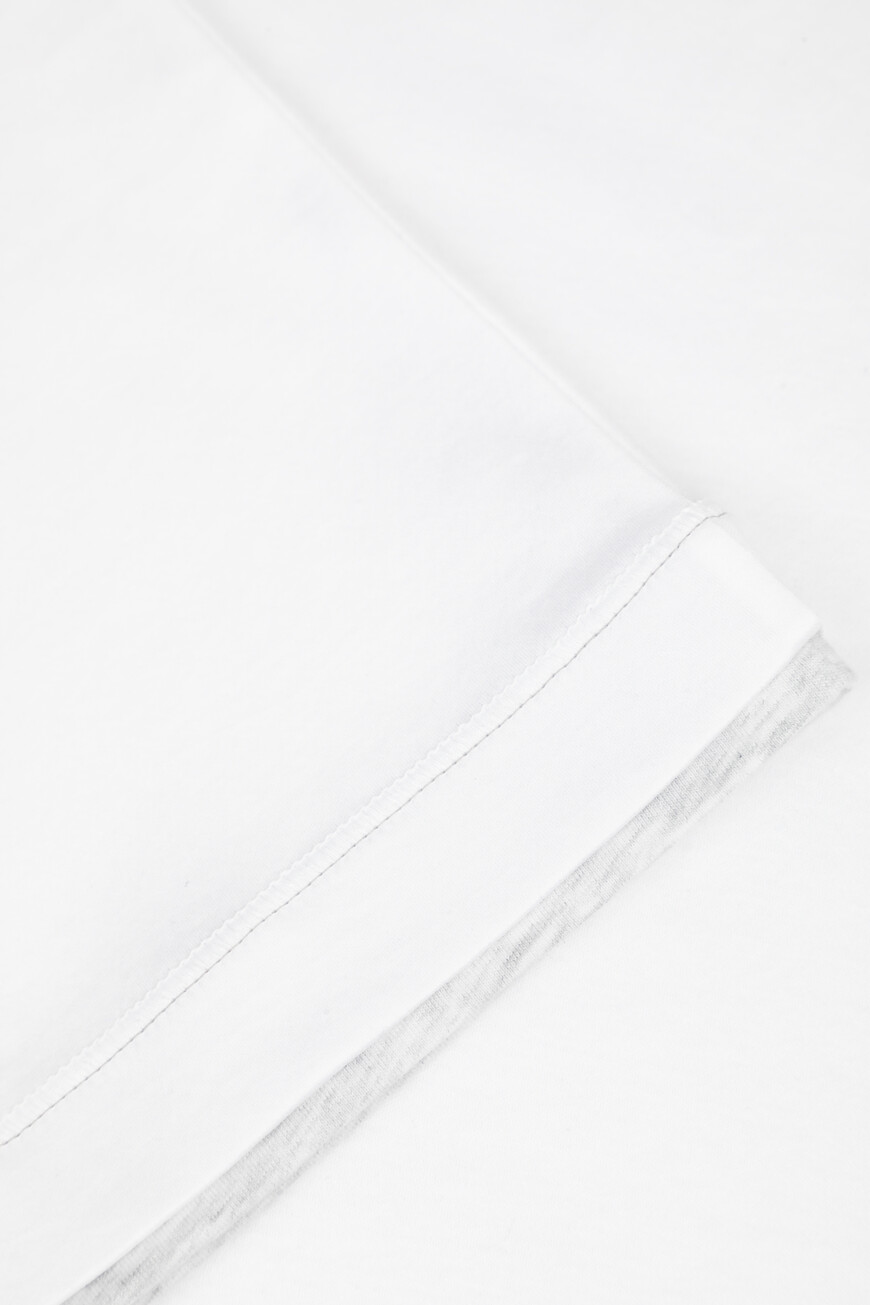 футболка  модель из капсульной коллекции travelwear M0B137451G CW787 по распродаже