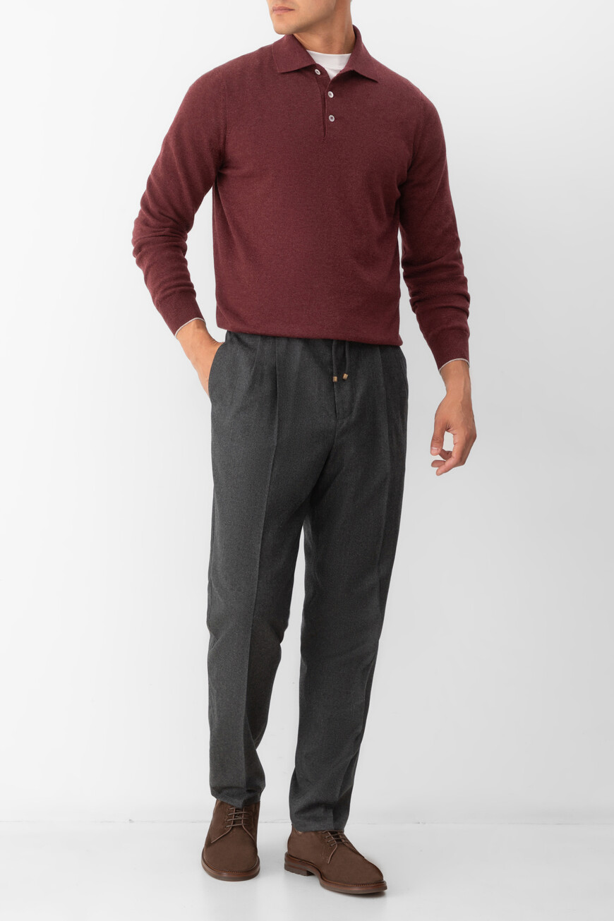 Товар бордового цвета по низкой цене