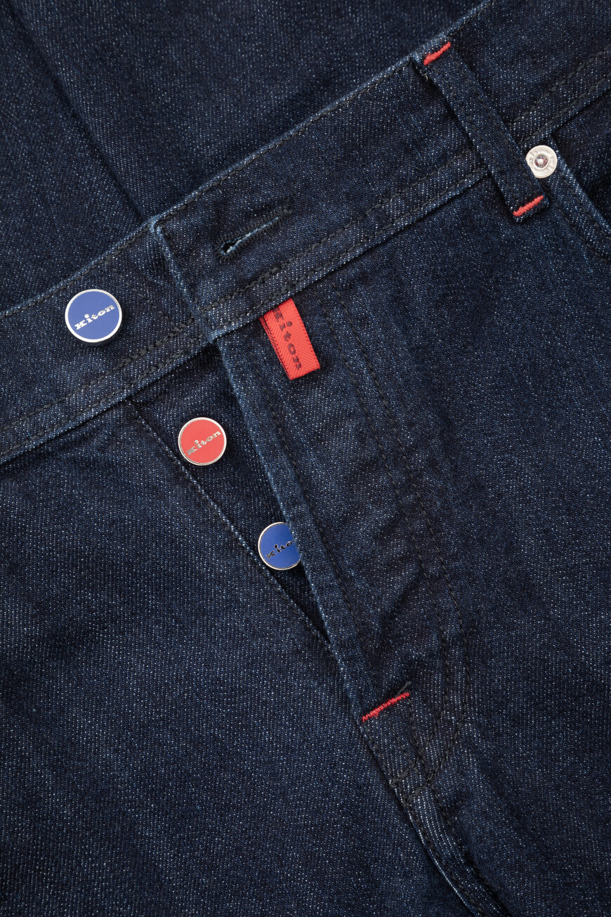 Продукция для мужчин по распродаже