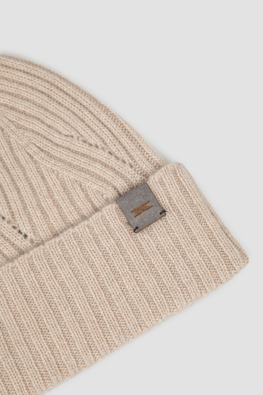 шапка  D60762K0521F17001 по низкой цене