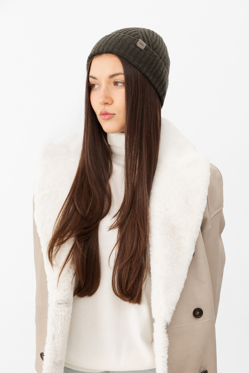 шапка  D60762K0521F25001 по акции