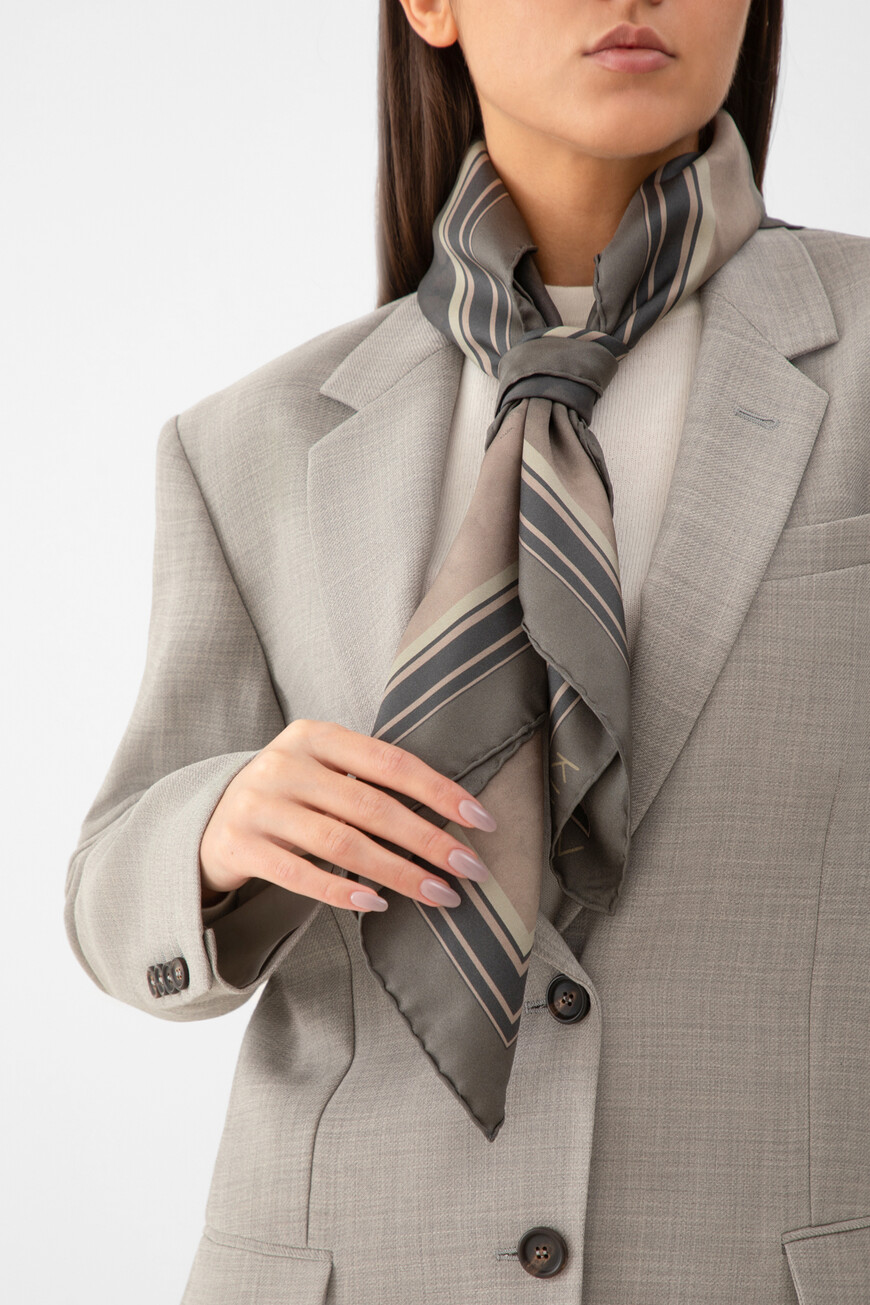 платок  D53754K0530H06008 по акции