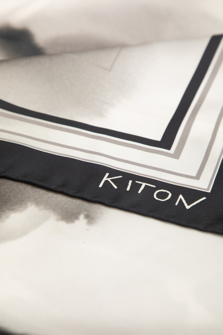 платок  D53754K0530H03009 по акции