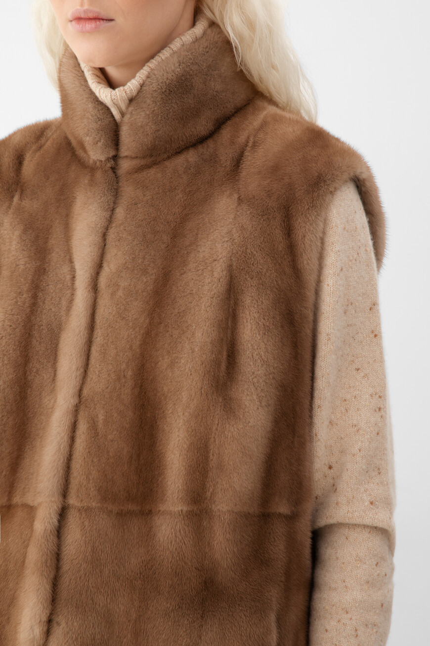 парка  D60583AK0584G0100D на официальном сайте