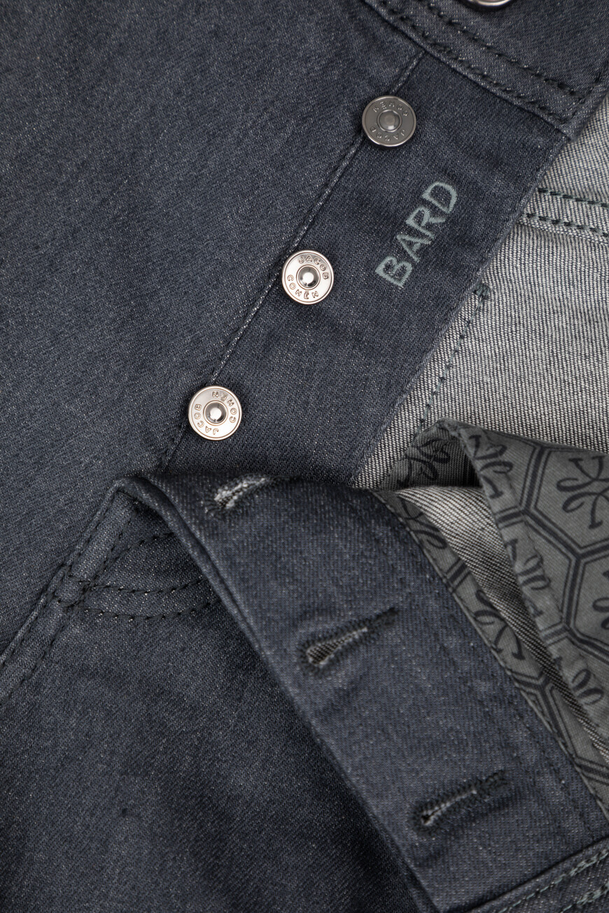 джинсы bard  JUM_QE004053_S3618 R1 800D на официальном сайте