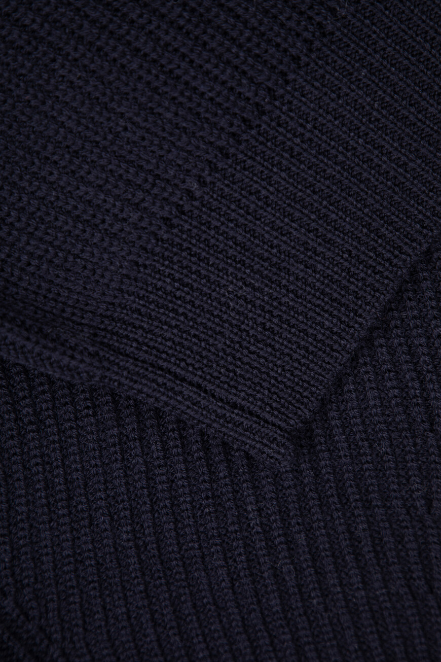 свитер  15351106 50 по распродаже