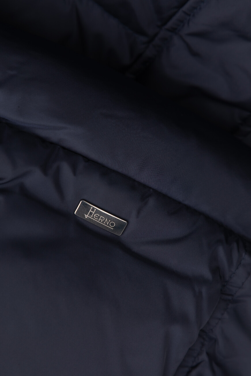 куртка  PI001140U 12004Z 9200 по распродаже