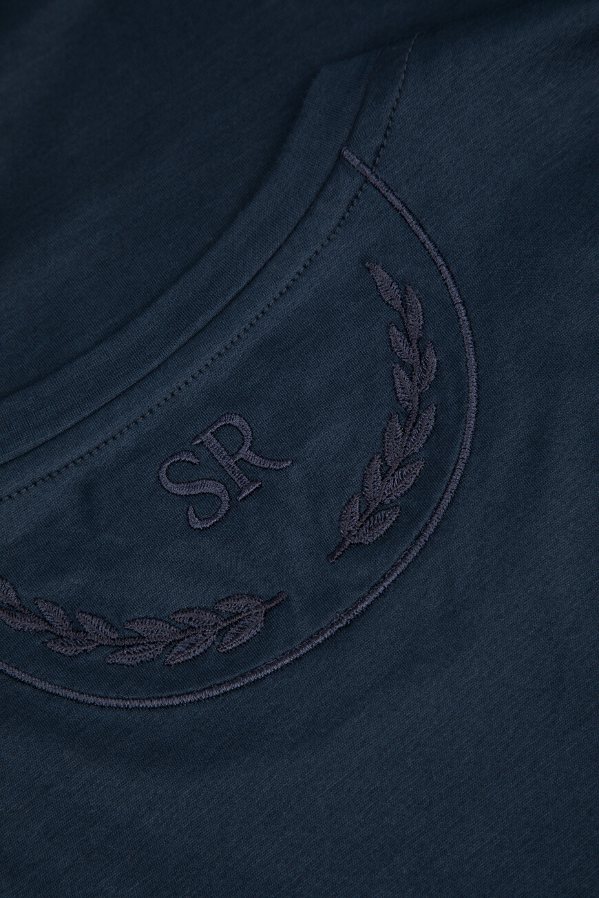 футболка  MNH5304520 TE0001 B003 на официальном сайте