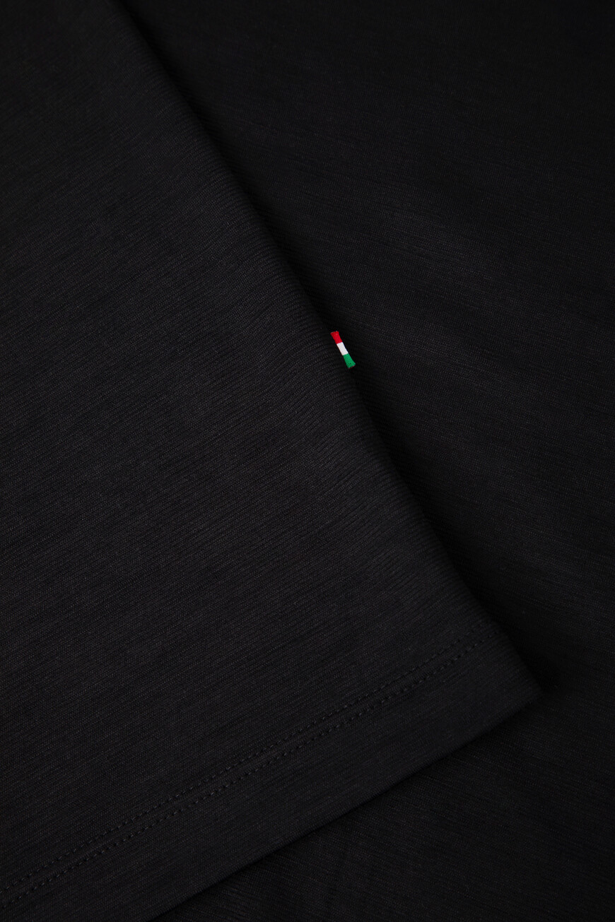 футболка  MNH5304600 WPA02T 9005 на официальном сайте