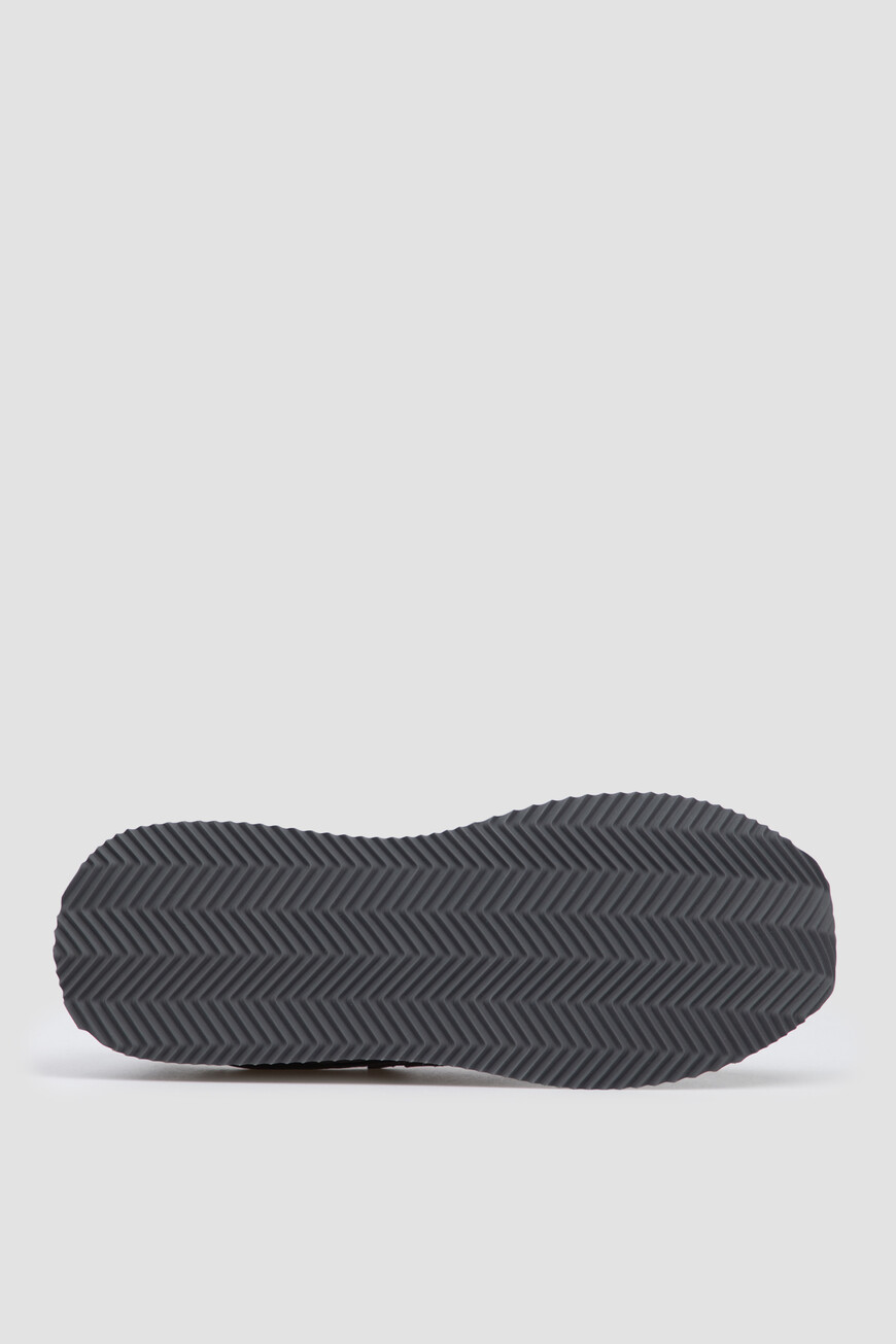 сникеры  модель dg cushion CS2288 AF992 8X088 по распродаже