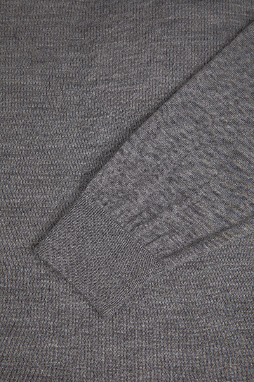 свитер  TRKB04-700 по распродаже