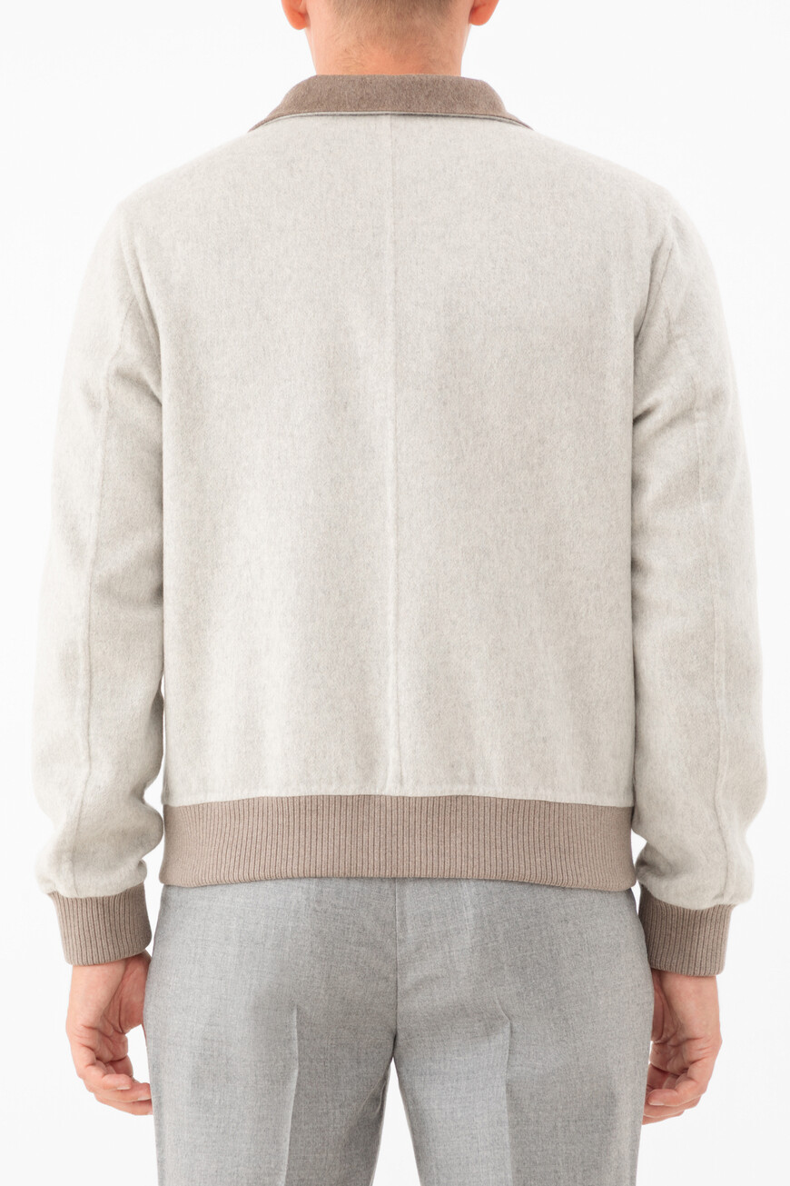 куртка  модель из лимитированной коллекции M2 52F MC 002-712 по акции