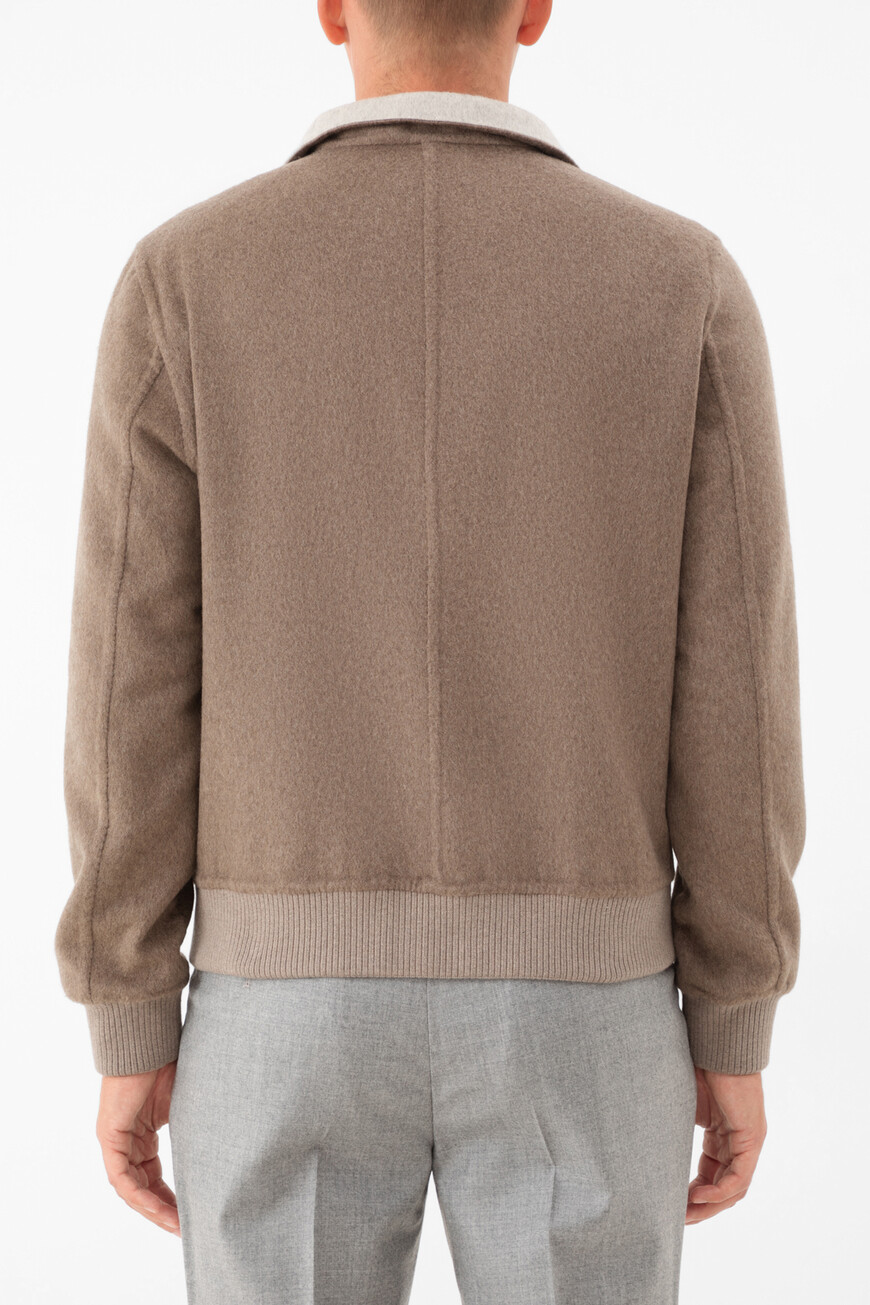 куртка  модель из лимитированной коллекции M2 52F MC 002-712 по распродаже