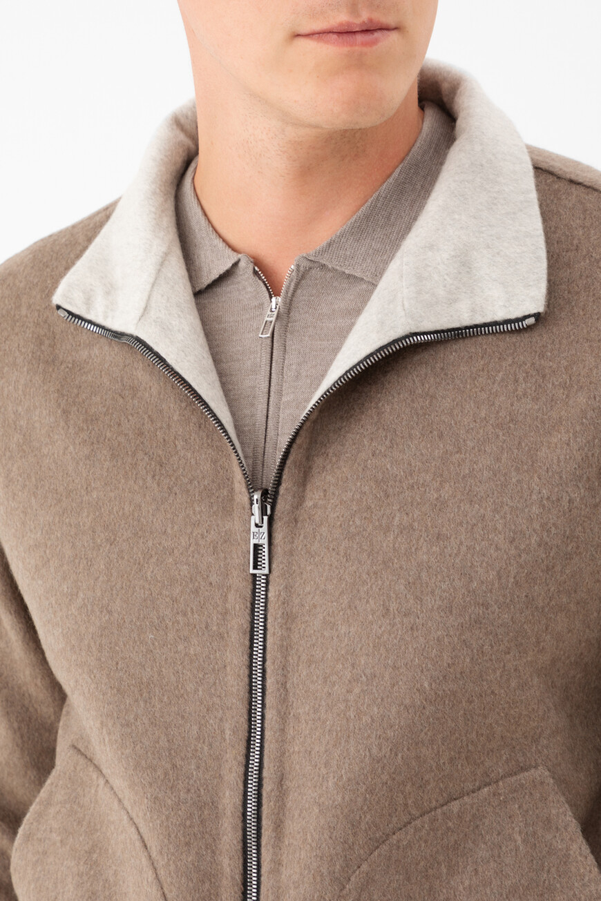 куртка  модель из лимитированной коллекции M2 52F MC 002-712 на официальном сайте