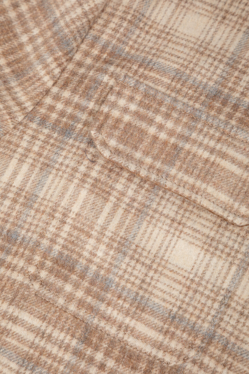 

Овершот Emiliano Zapata, Клетка