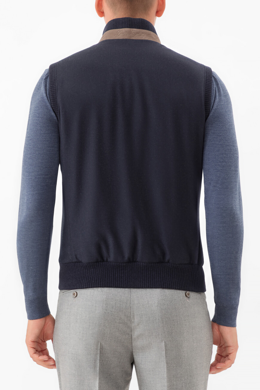 жилет  Y1 52F LP 003-200 по акции