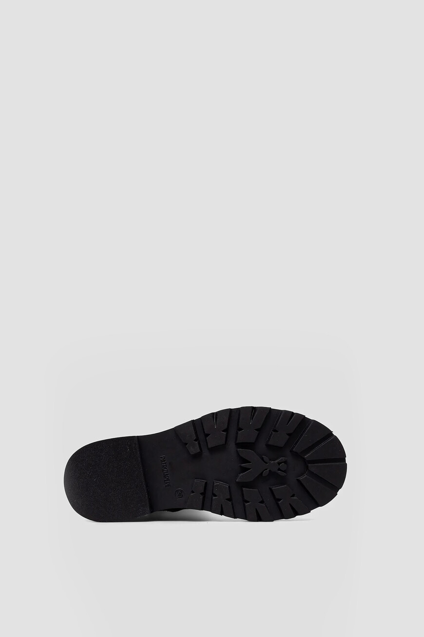 сапоги  8Y0135 L048 FB30 со скидкой