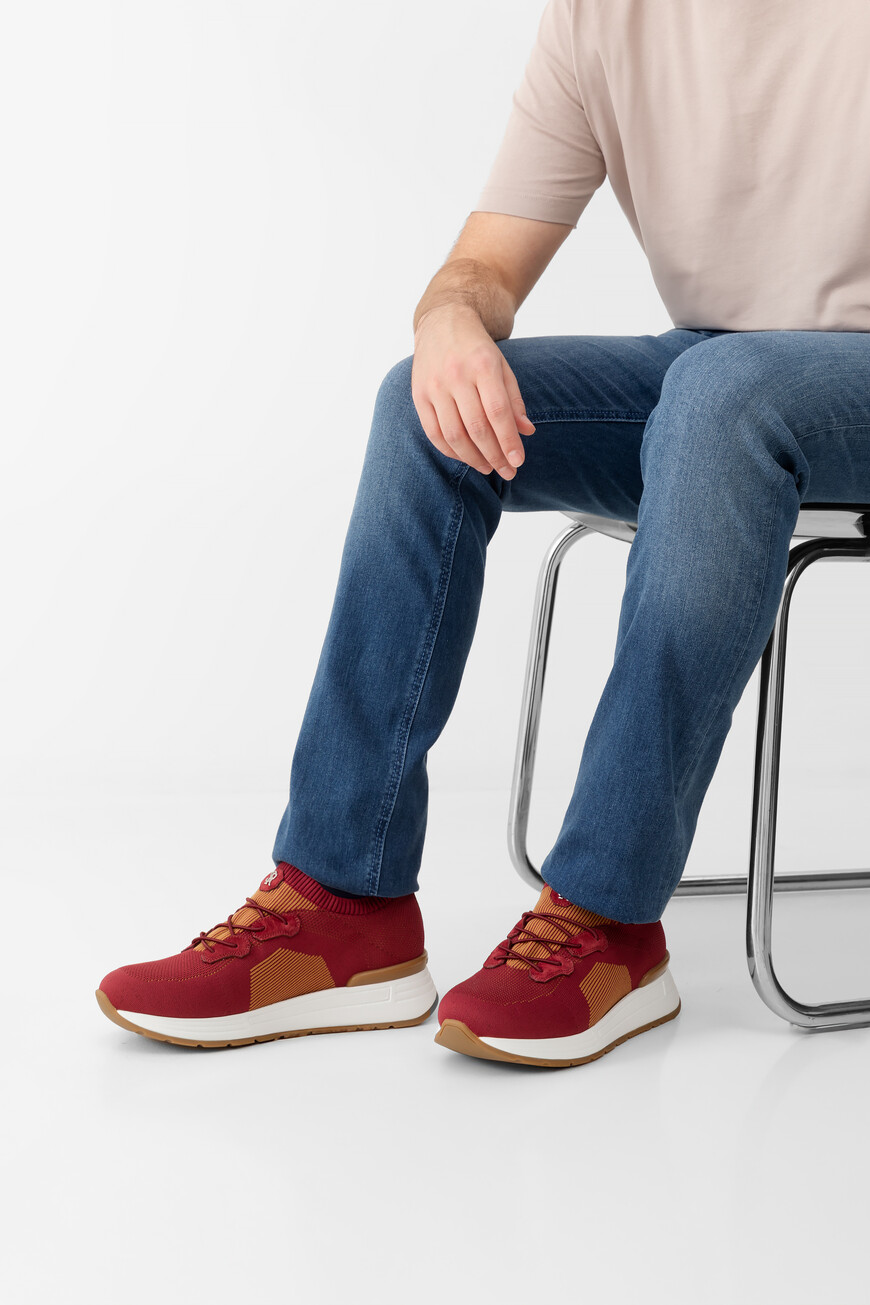 сникеры  UZ26EG2324 TSSDP R052 по акции