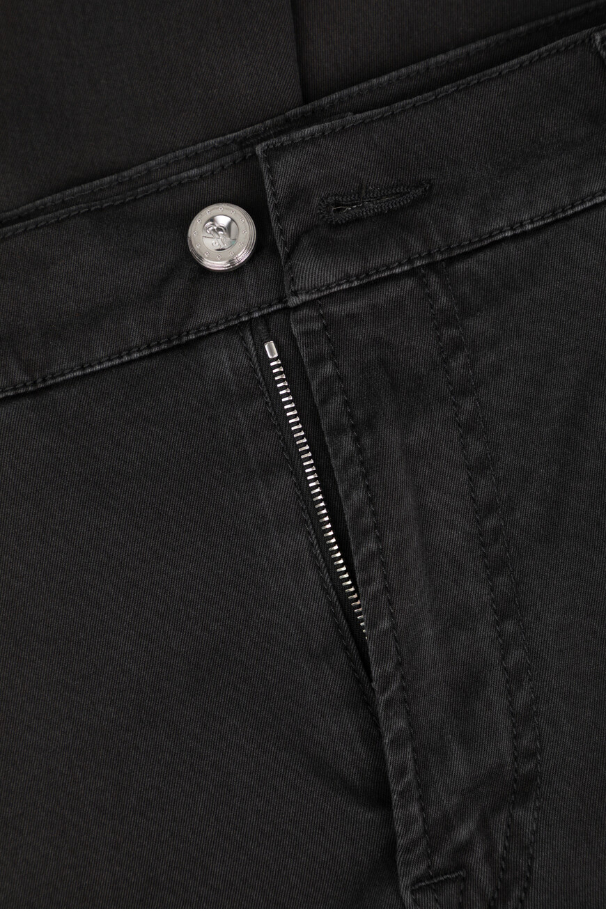 джинсы  MFT44B1020 Z901BK NEP0 со скидкой