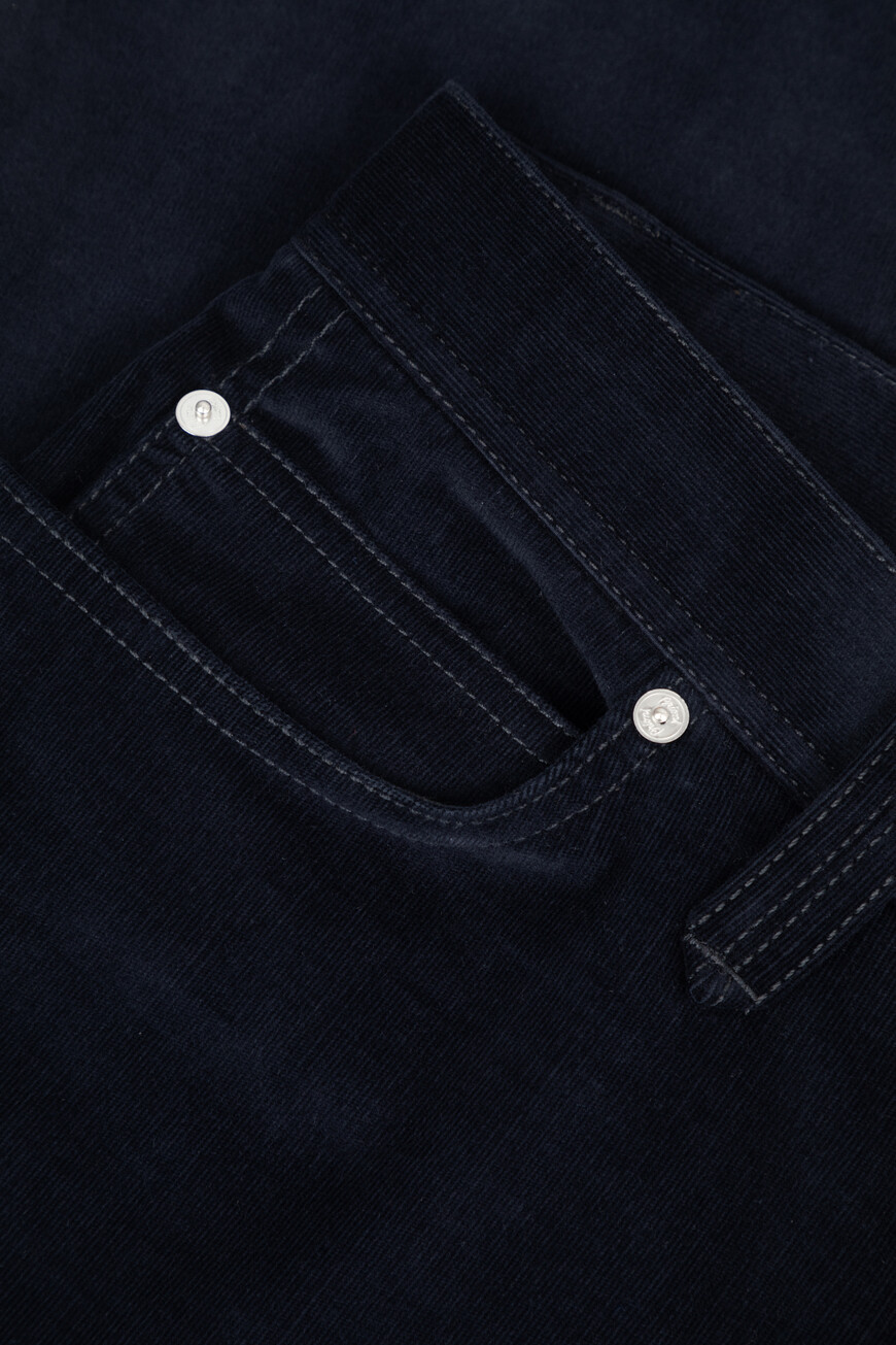 брюки  модель meribel SPYB0L O9043 4000 на официальном сайте