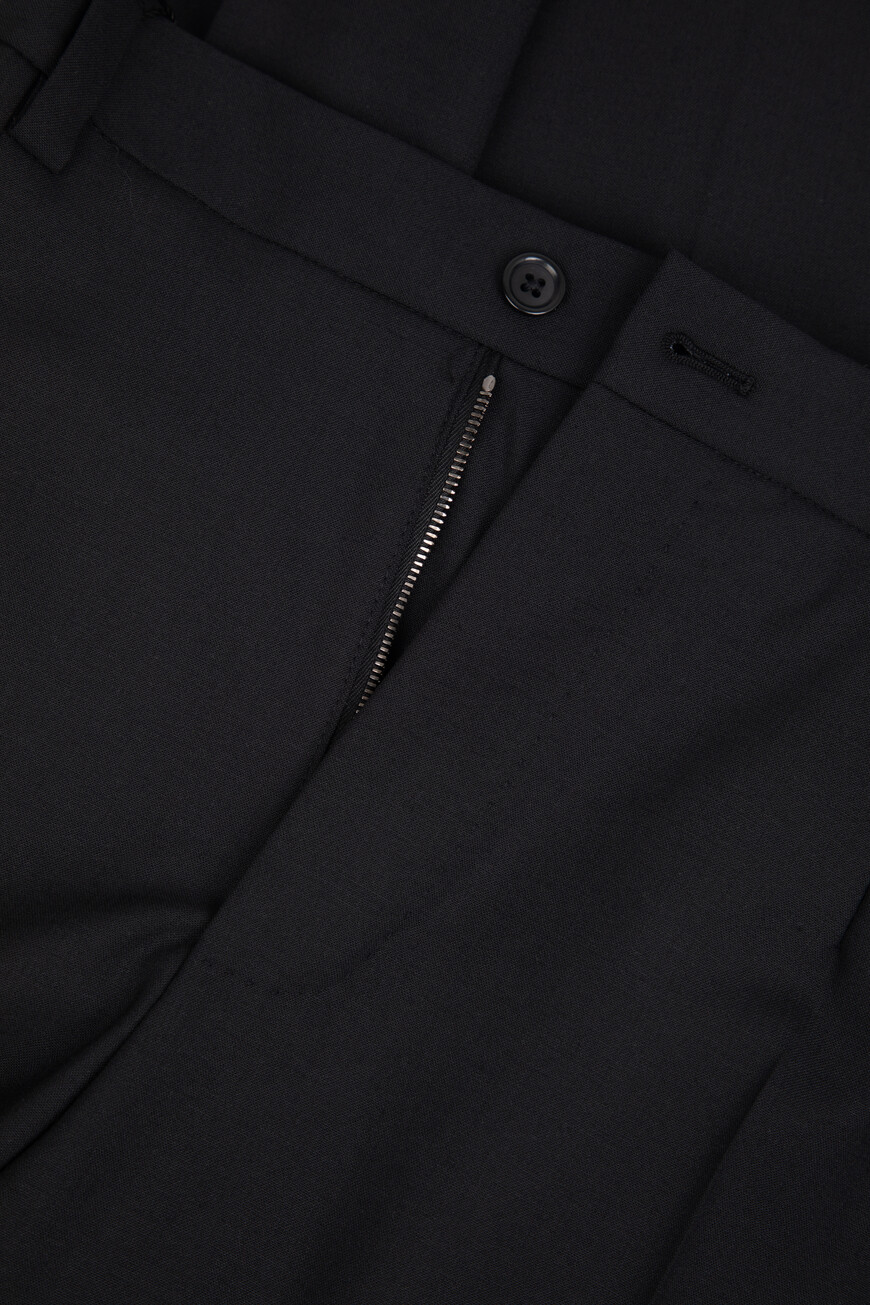 брюки  модель из коллекции essential GW13EZ FURIR N0000 по распродаже