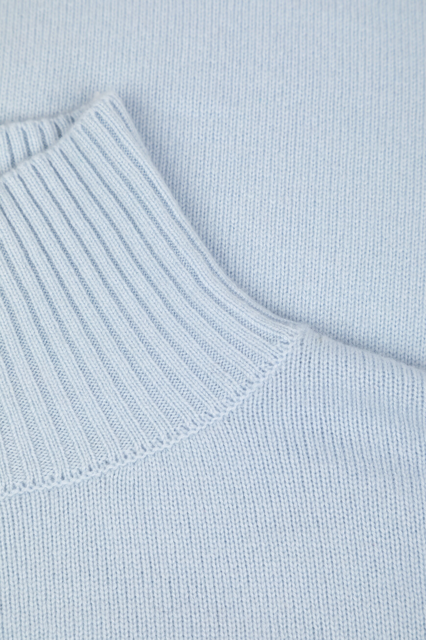 свитер  YD020203.0032.000550.00.23 со скидкой