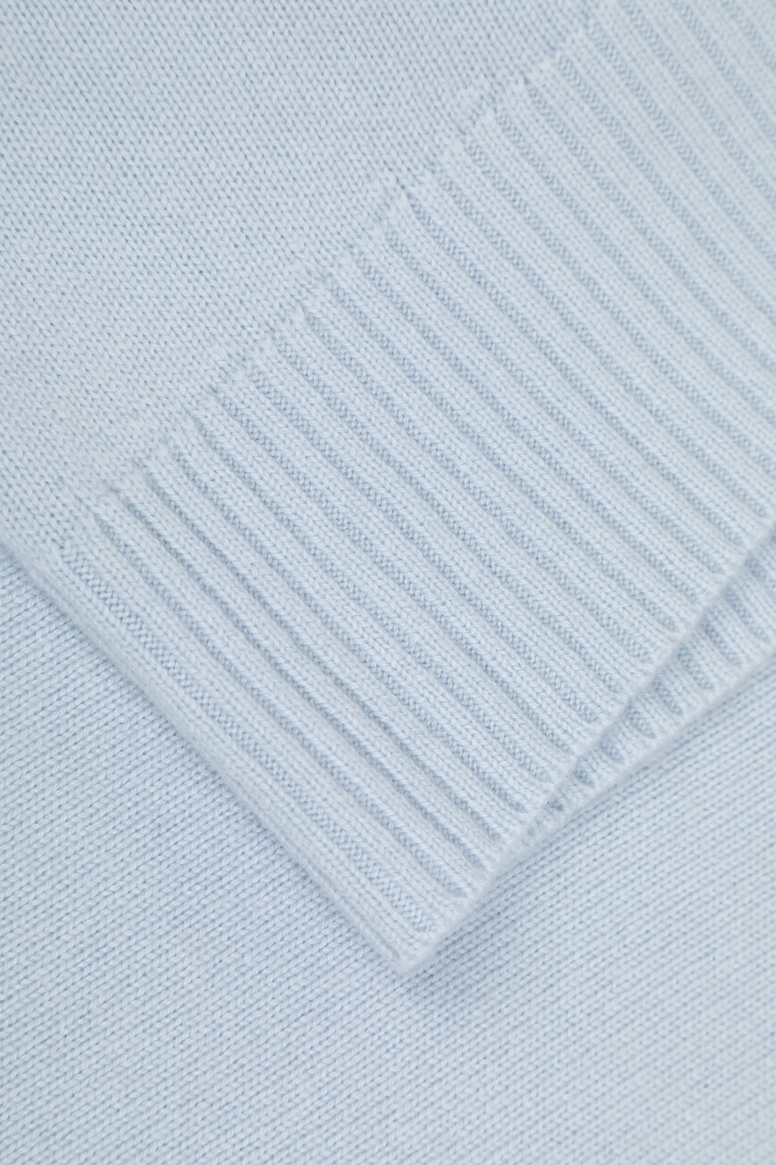 свитер  YD020203.0032.000550.00.23 по распродаже