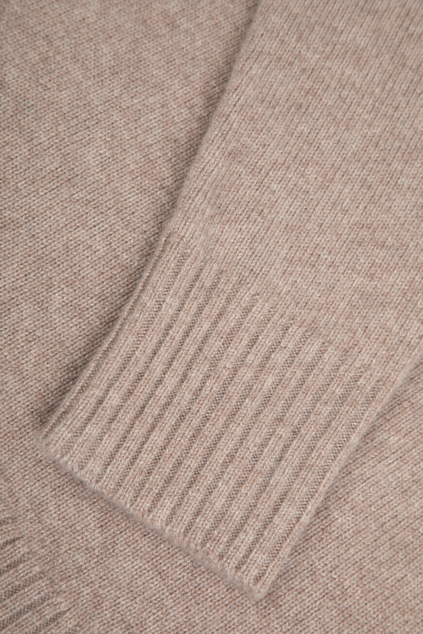 свитер  YD020203.0032.000650.00.23 по распродаже