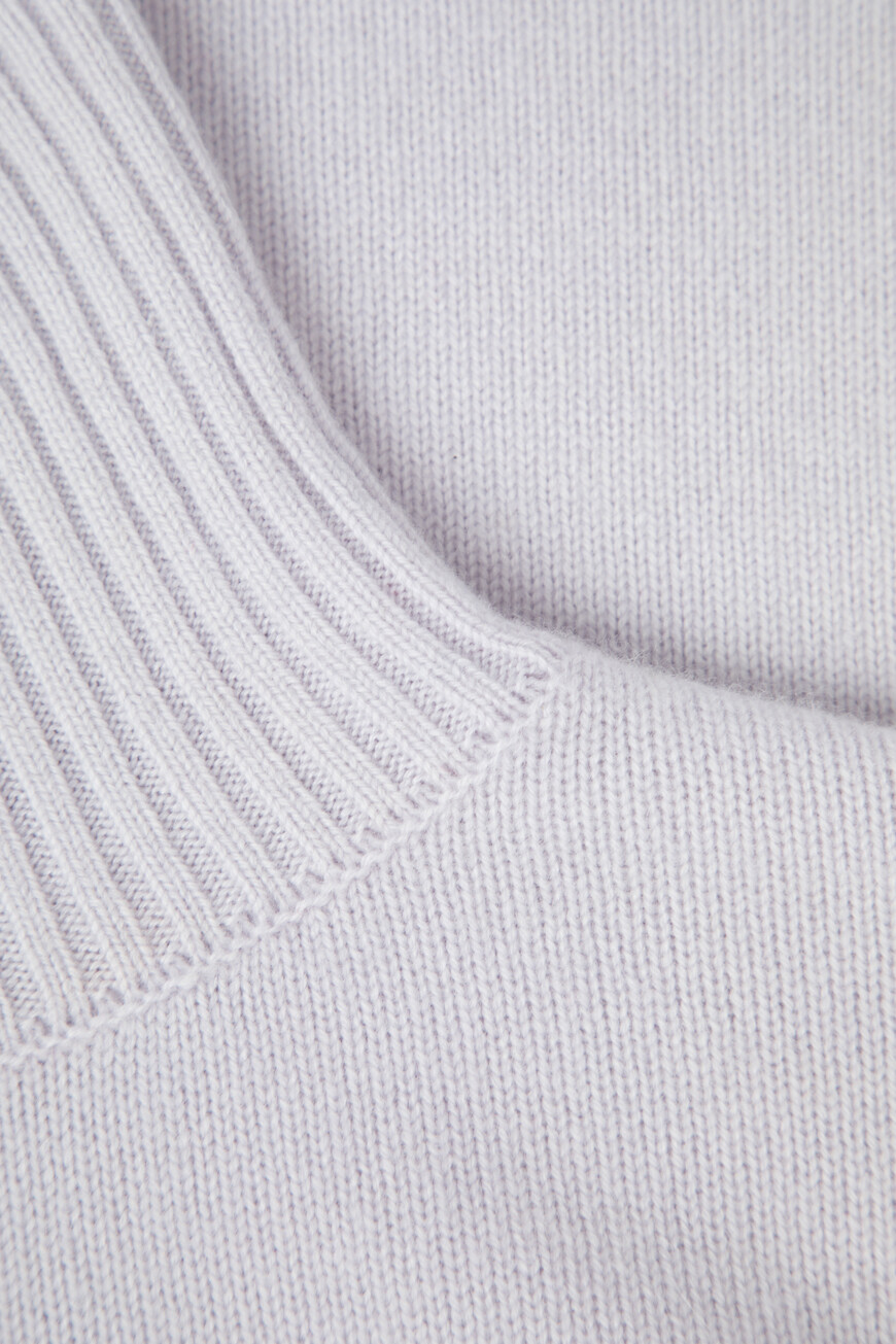 свитер  YD020203.0032.000750.00.23 со скидкой