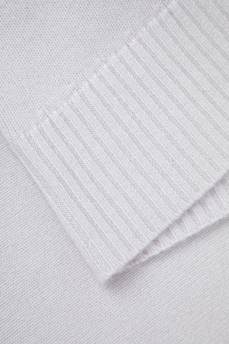 свитер  YD020203.0032.000750.00.23 на официальном сайте