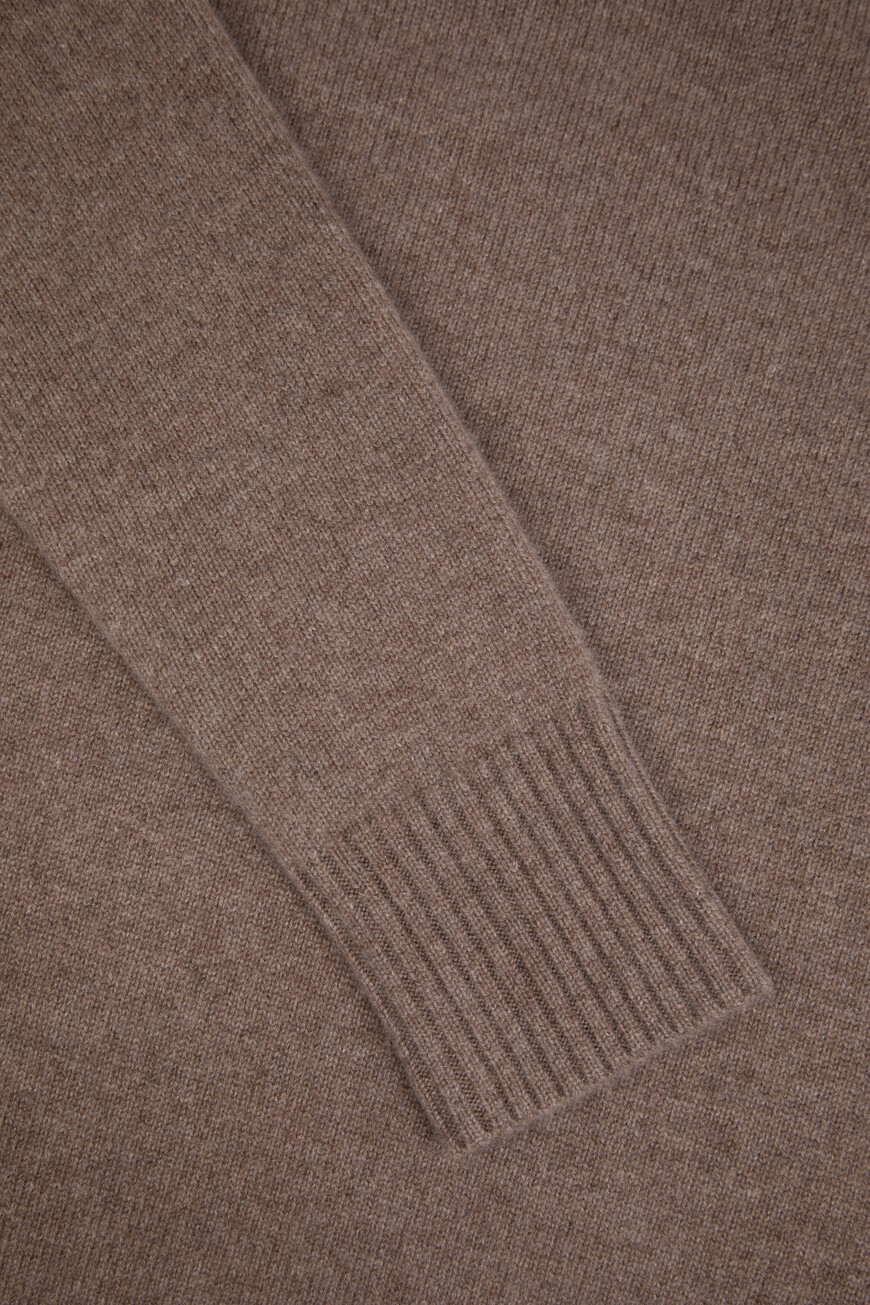 свитер  YD020203.0032.000810.00.23 по распродаже