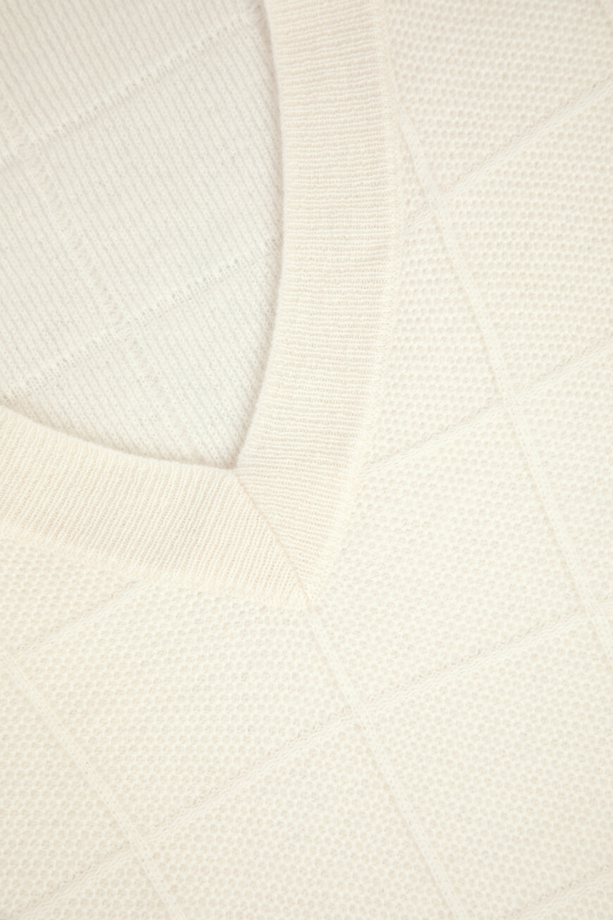 пуловер  YD020205.0036.000100.00.24 по распродаже