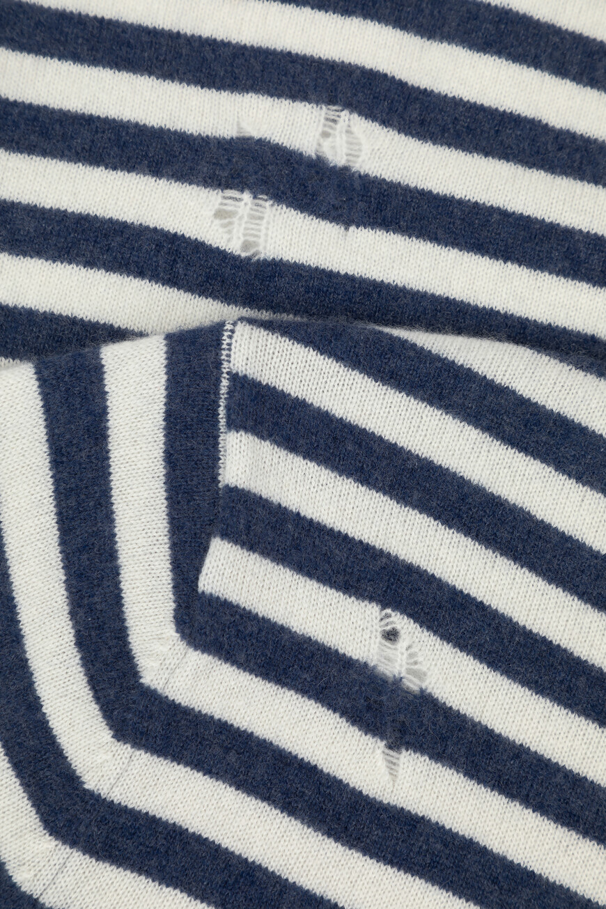 лонгслив  DM120104.0038.000100.00.24 по распродаже