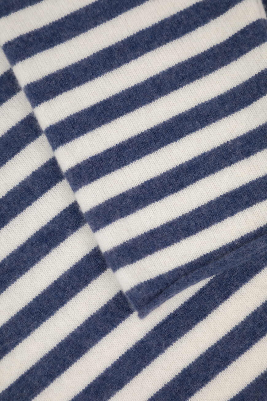 лонгслив  DM120104.0037.000100.00.24 по распродаже