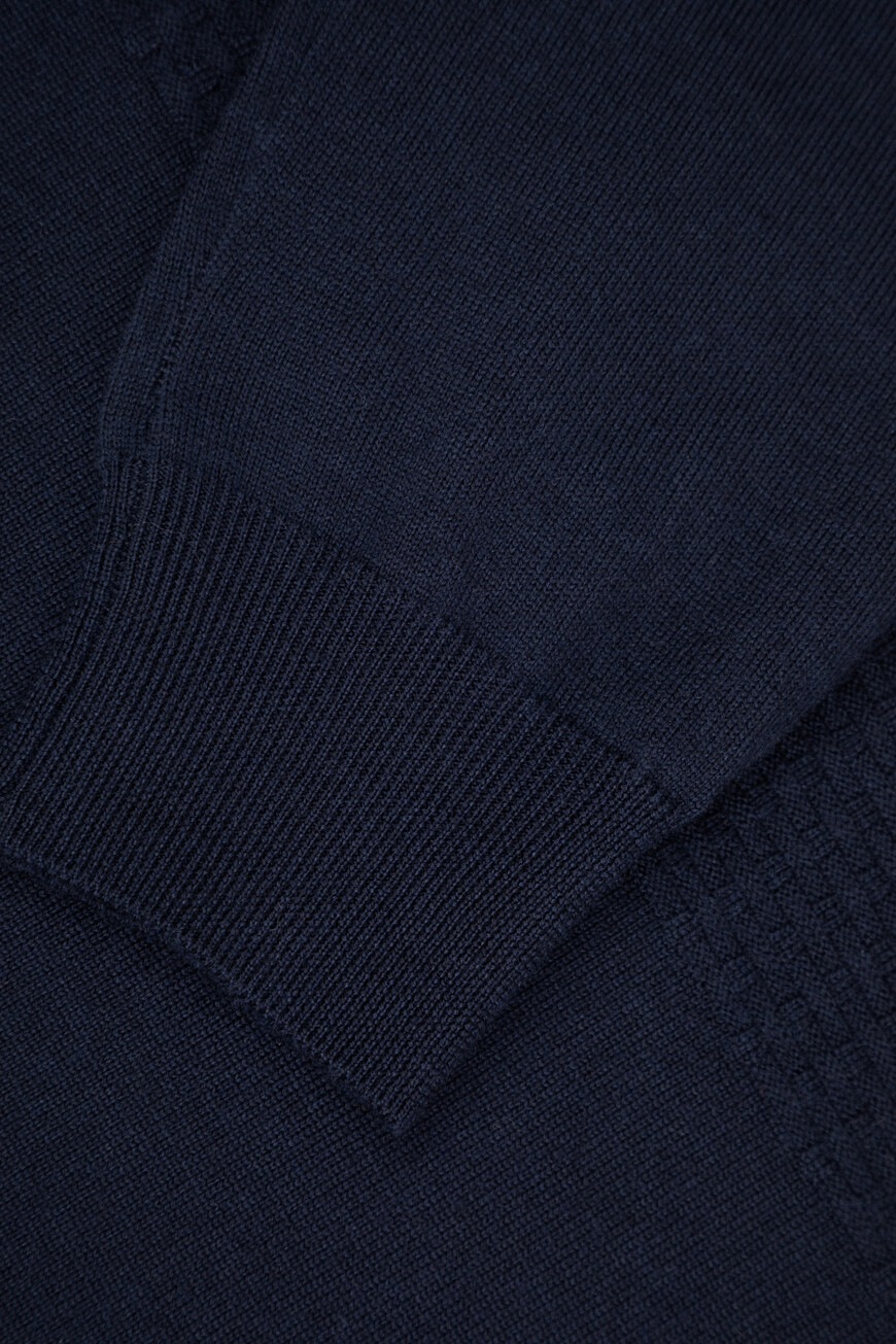 свитер  26M509-2625123-001 по распродаже