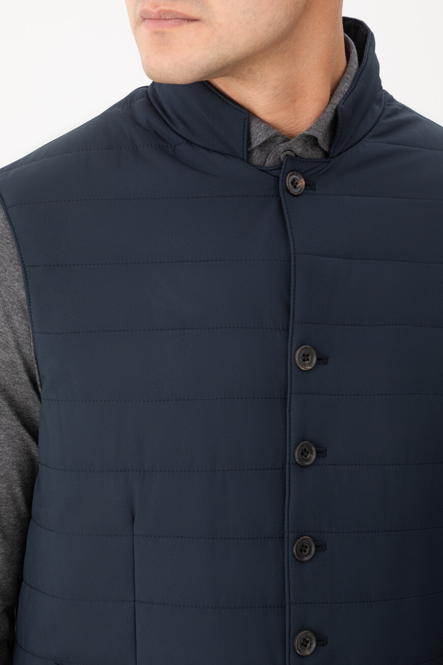 жилет  26C5G8-2620151-001 купить с доставкой