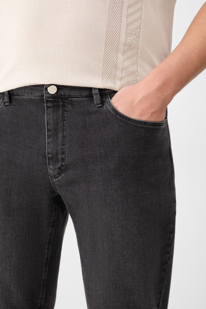 джинсы  J5T004M0460VZL000 N042 купить с доставкой