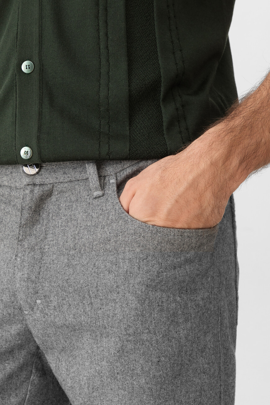 джинсы  J5T202M0221VZG000 N018 со скидкой