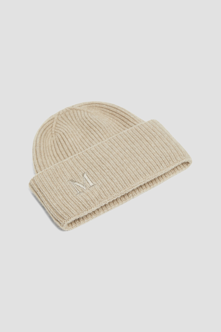 шапка  MMRETINA 2524576022 002 по акции
