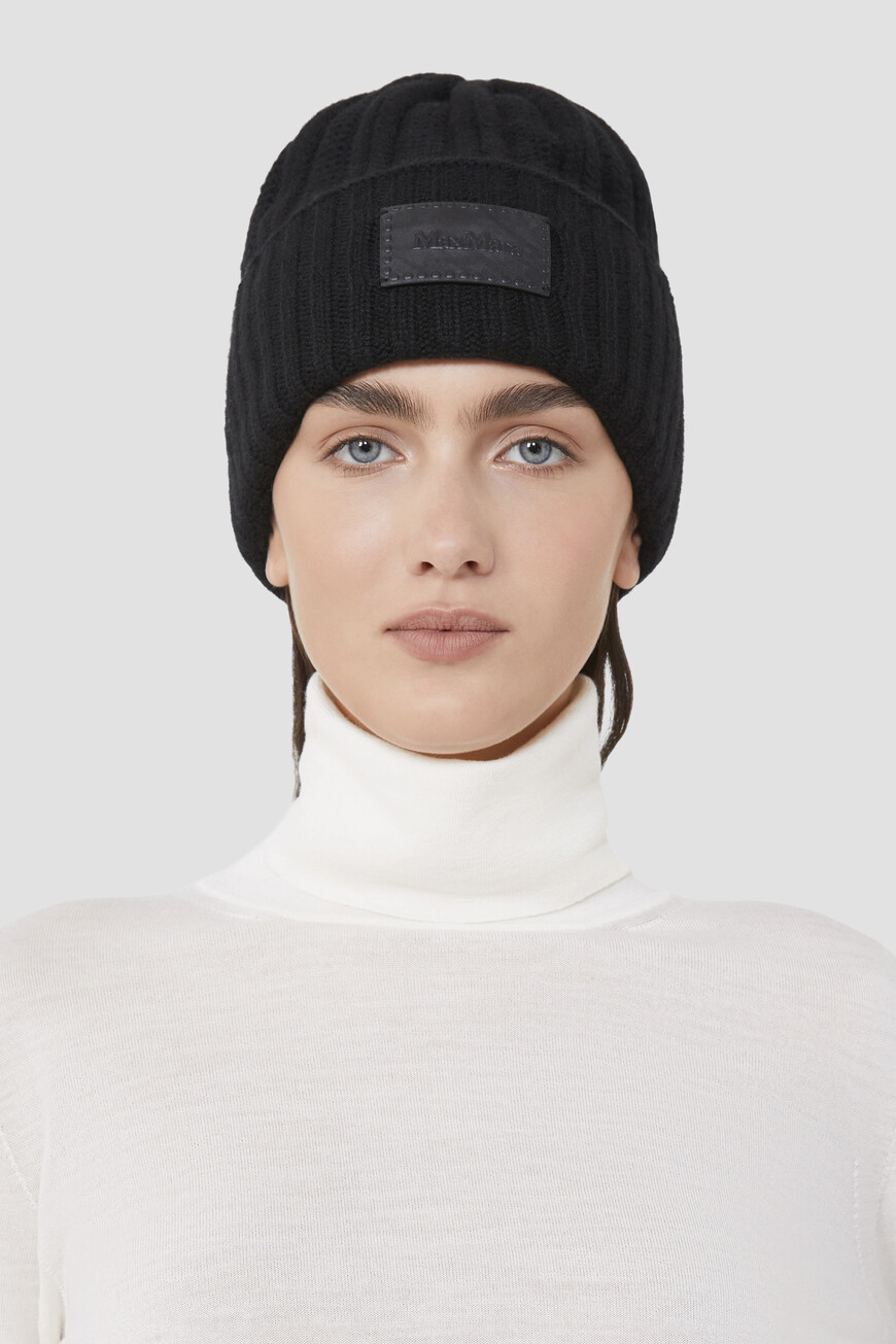 шапка  MACBETH 2524576072 012 по акции