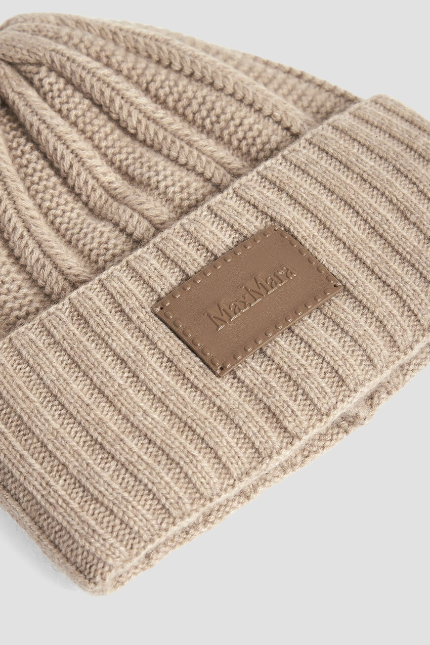 шапка  MACBETH 2524576072 024 купить с доставкой