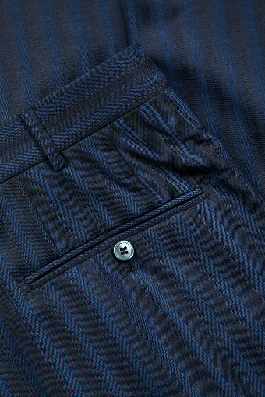 Товар синего цвета по низкой цене