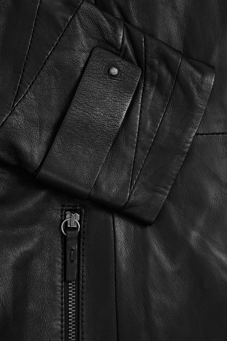 плащ  DD51774 NAPPA BLACK по низкой цене