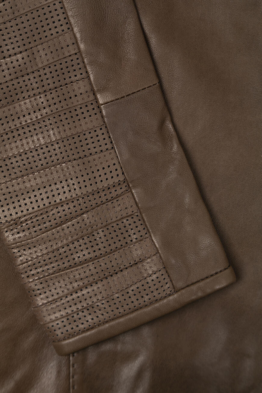 куртка  DD43689 BROWN купить с доставкой