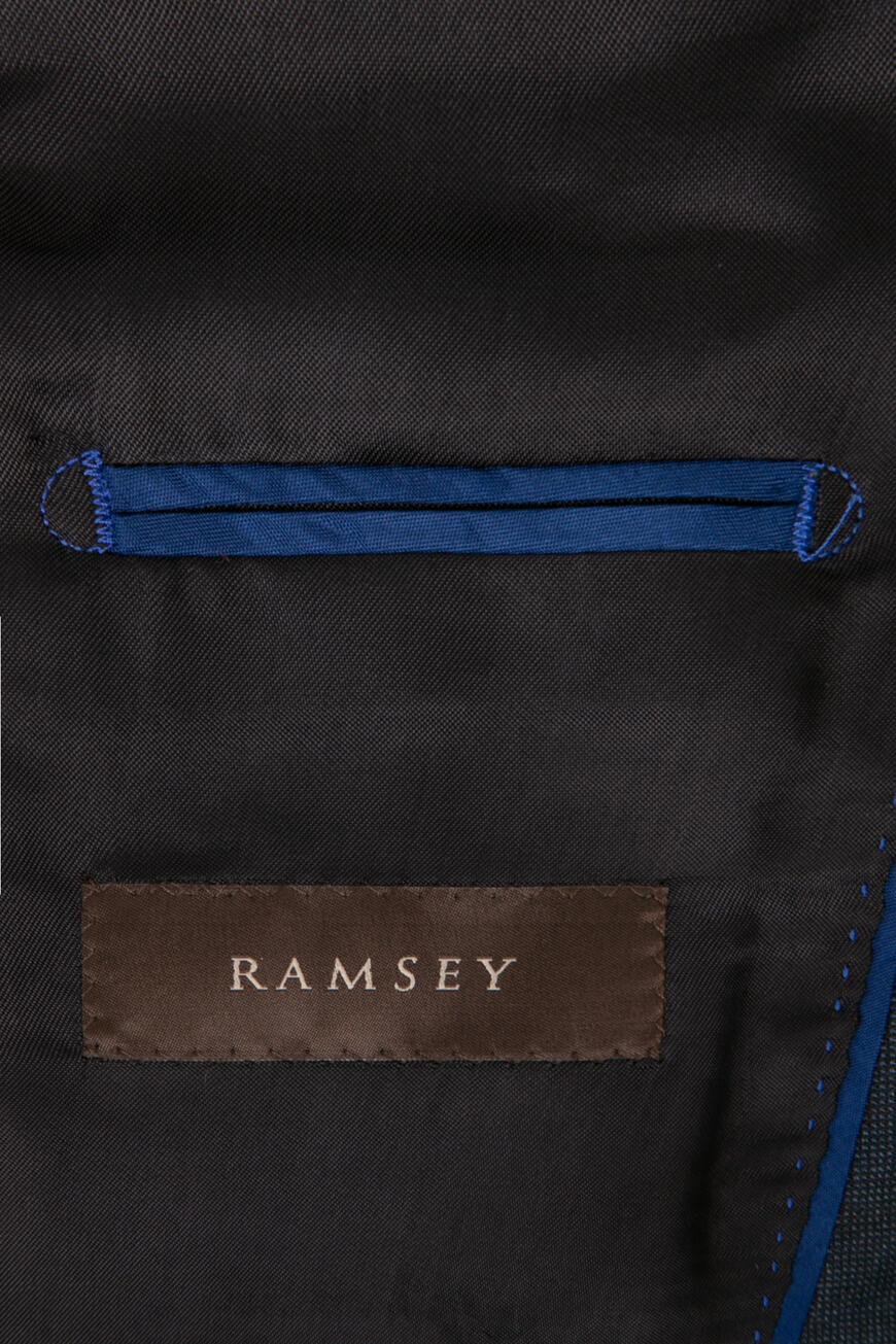 костюм  110579 GRP40001-PR1600S на официальном сайте