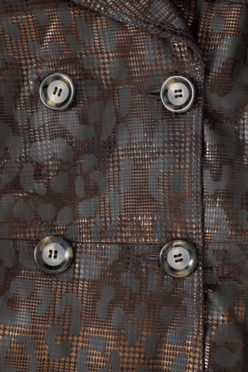 плащ  19SL58A Suet-108L B0008 со скидкой